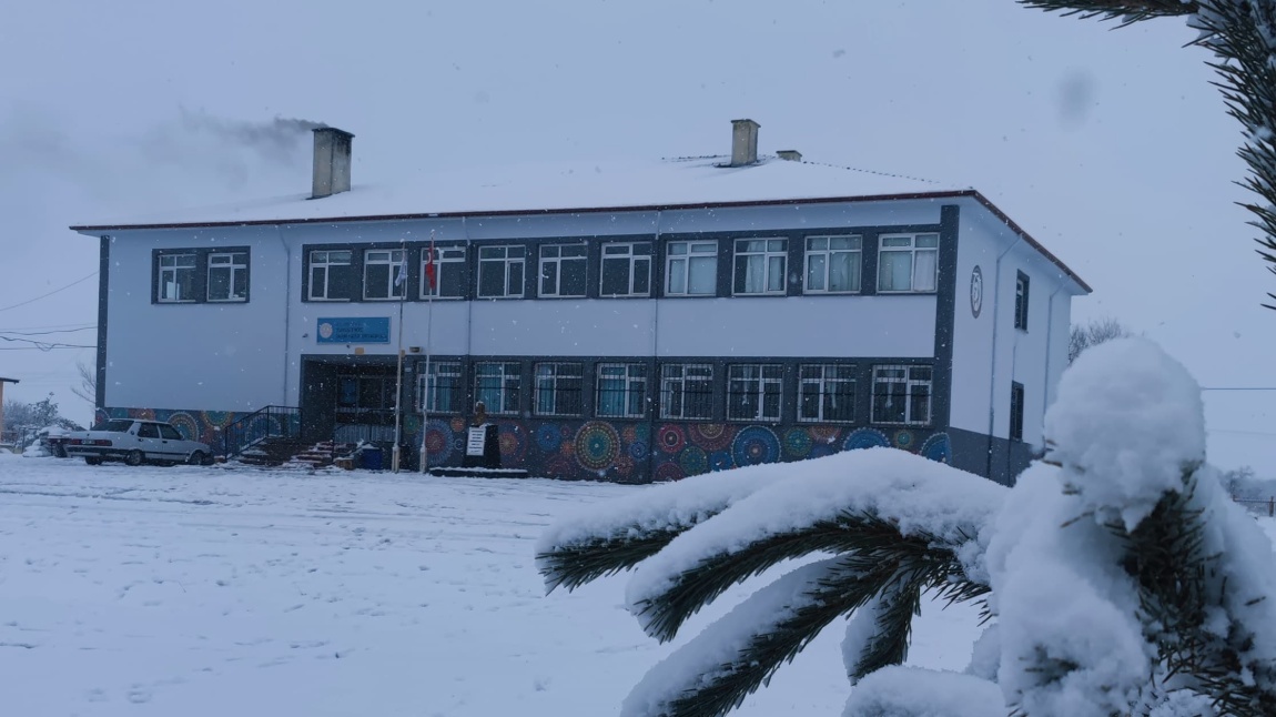 Okulumuzdan kar manzaraları